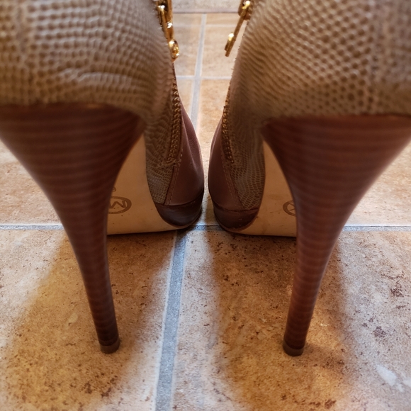 Michael Kors leather booties - Picture 3 of 8